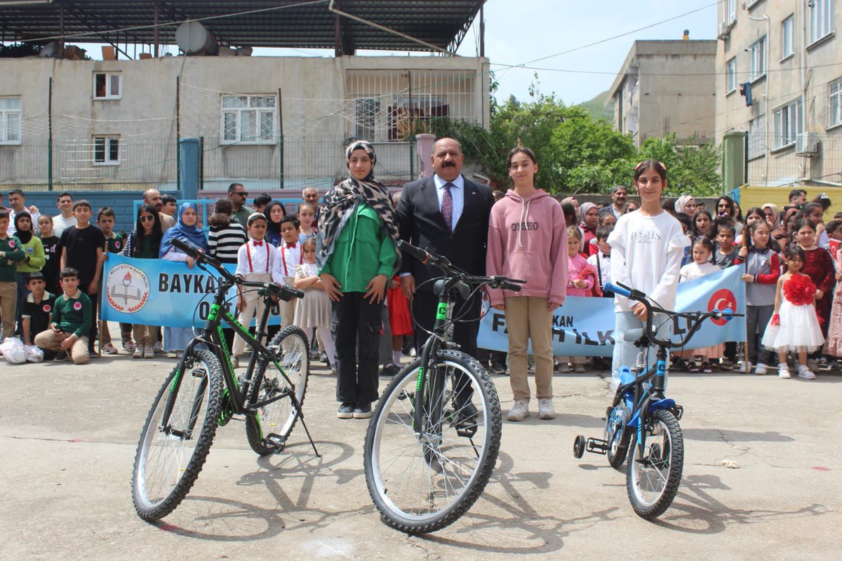 ekremerdem56's tweet photo. Kaymakamımız sn Fatih Özcan,İlçe protokolümüz ve vatandaşlarımızla birlikte 23 Nisan Ulusal Egemenlik ve Çocuk Bayramı programına katılarak birçok etkinlik gerçekleştirilen programda çocuklarımızın heyecan ve çoşkularına ortak olduk.

23 Nisan Ulusal Egemenlik ve Çocuk Bayramımız kutlu olsun. 🇹🇷🇹🇷🇹🇷