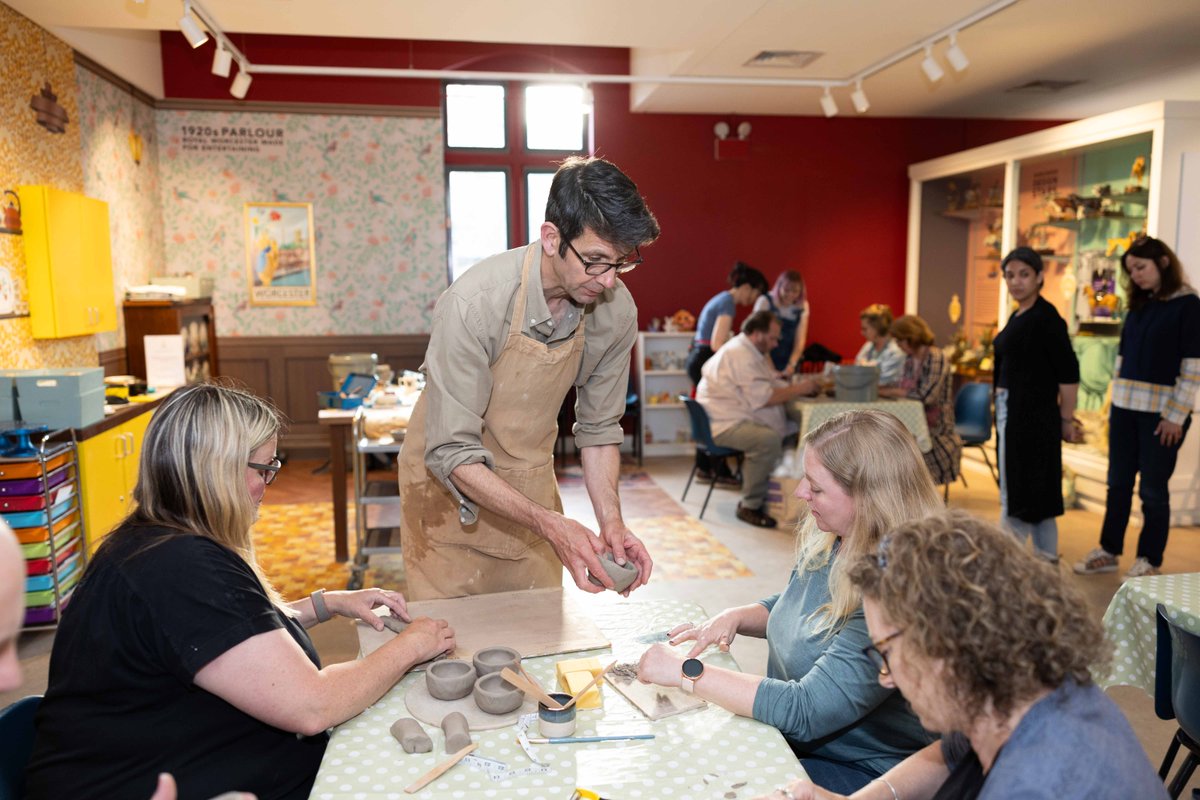 TheMoRW's tweet image. 🎉 Countdown's Over – It's Tomorrow! 🎨
Join our Tile Making &amp;amp; Decorating course starting April 24. 

6 weeks of clay, creativity, and custom tiles!

…-of-royal-worcester.arttickets.org.uk/museum-of-roya…

#PotteryClass #TileMaking #worcestershirehour #meadowart #worcesternews #creativity