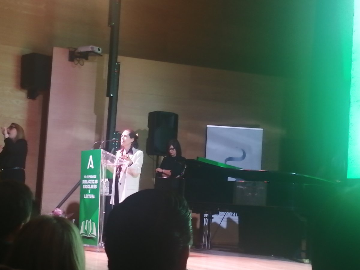 Entrega del primer premio regional de Buenas Prácticas en Bibliotecas Escolares al IES Grupo Cántico. ¡Enhorabuena al centro y a toda la comunidad educativa por su magnífico trabajo! <a href="/cepcordoba/">CEP Córdoba</a> <a href="/BECREA_CORDOBA/">Red BECREA_CÓRDOBA</a> <a href="/iescantico/">IES Grupo Cántico</a>