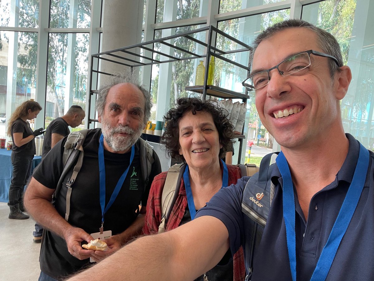 OrensteinYaron's tweet image. Finally fulfilled my life-long dream of giving a (too dense) talk at the Israeli Bioinformatics Symposium #IBS2025. Had a blast in the short time I had as I had to leave to #RECOMB2025 #RECOMBseq. My next dream: giving the local keynote!