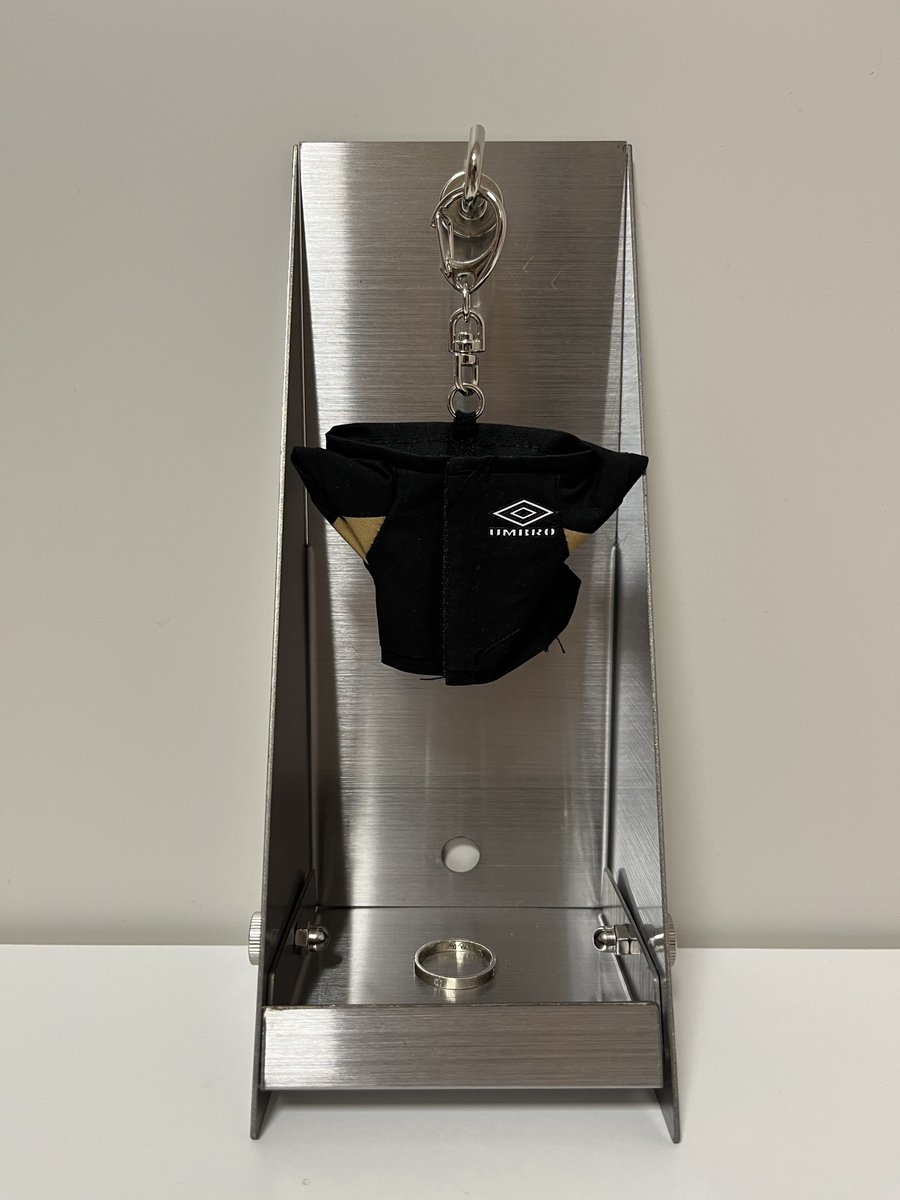 엄브로 성지니 키링 다른 멤버로 교환해주실분 계실까여? (중복이라서요🥹)