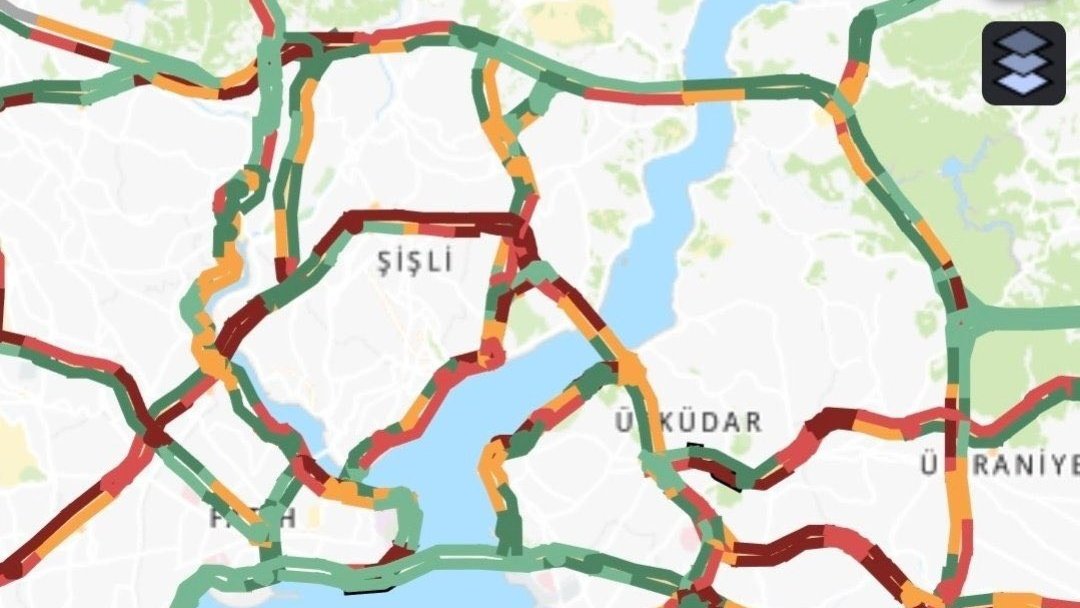 İstanbul'daki 6.2'lik deprem sonucu şükür ki herhangi bir yıkım olmamasına rağmen, operatörlerin çöktüğü, trafik yoğunluğunun %71'e çıktığı, uçak biletlerinin %350 arttığı  görüldüğü.