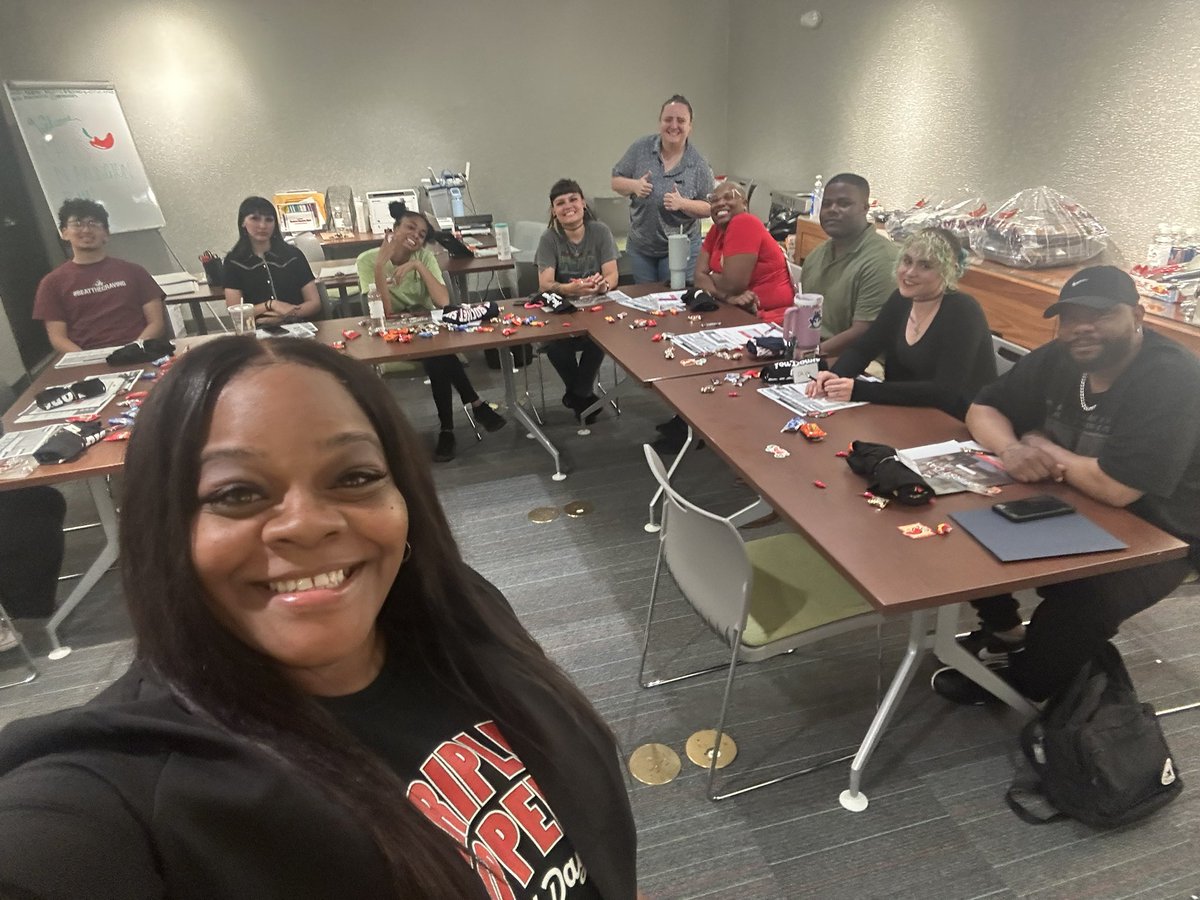 Dee Greenwood (@deedenotera) on Twitter photo #NewNorth 🌶️Cheers to a successful 1st orientation with a great group of Chiliheads😎 Creating the BEST team to kick off the NRO at Chilis North Arlington !!! <a href="/Roymascorros/">Roy Mascorro</a> #NewNorth 🌶️Cheers to a successful 1st orientation with a great group of Chiliheads😎 Creating the BEST team to kick off the NRO at Chilis North Arlington !!! <a href="/Roymascorros/">Roy Mascorro</a>