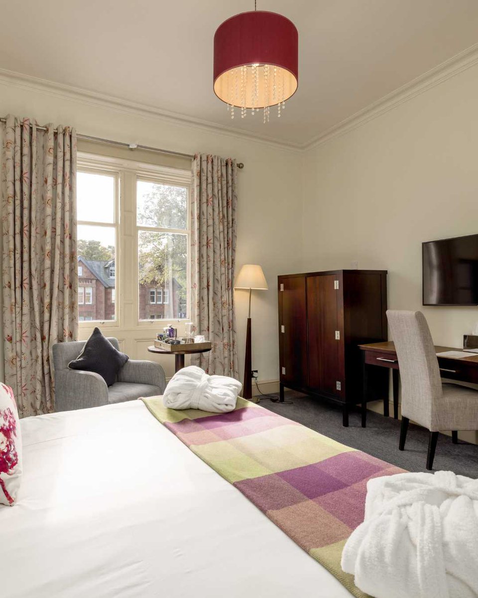 North Berwick’s best-kept secret! Comfy stays, great eats, and a place that feels just right. Ready for a break? 🏡

Book your visit now via our website - your room’s waiting!

#netherabbey #northberwick #scottishgetaways #discoverscotland #scotland