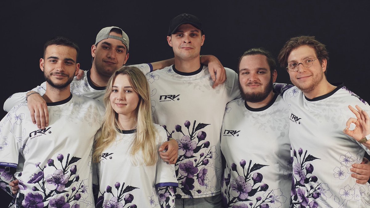 🚨GIVEAWAY BLOODORCHIDS🚨

🎁1 manchette + 1 maillot BloodOrchids ! 🌺

Pour participer :

➡️Follow @karaatk_ &amp; @benrv_official
➡️RT ce tweet
➡️Tag 1 ami en commentaire

Tirage au sort le 30/04/25
🍀Bonne chance à tous !🍀

#giveaway #bloodorchids #win