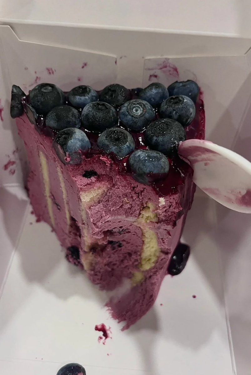Today I'm going to have breakfast and then have blueberry cake for dessert. I bought it last night and put it in the fridge.