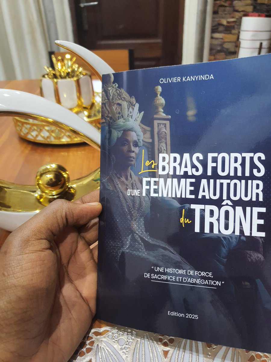 La lecture est un voyage immobile qui peut nous transporter dans des mondes fantastiques, inspirants et nous offrir des enseignements précieux. 
#Les Bras Forts d'une Femme Autour du Trône nouvelle édition 📖 137 exemplaire déjà vendu❤️.

L'effort fait le fort ☕️