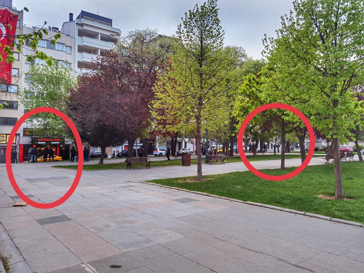 umuttastangzt's tweet photo. Gezi Parkı'na az önce bir avukatın girişi "parka giriş yasak" denilerek engellendi. Kartını göstermesinin üzerine parka alındı.

Aynı noktada bir başka kadın da engellendi ve parka giriş yapamadı.

Gezi Parkı, deprem toplanma alanıdır! https://t.co/t7mG8RKjJT
