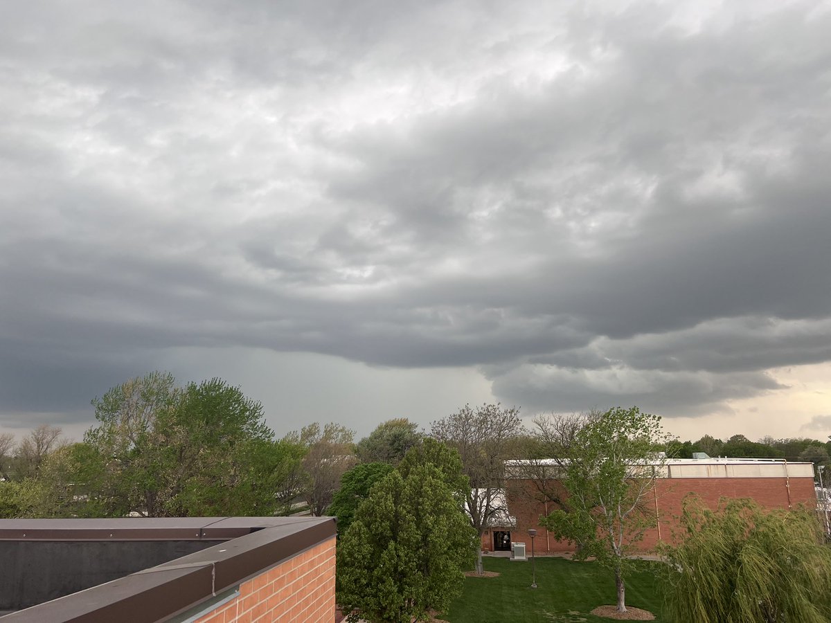 jsn80's tweet photo. Incoming storm! East side of McPherson looking west #kswx https://t.co/ZitzWMrulQ