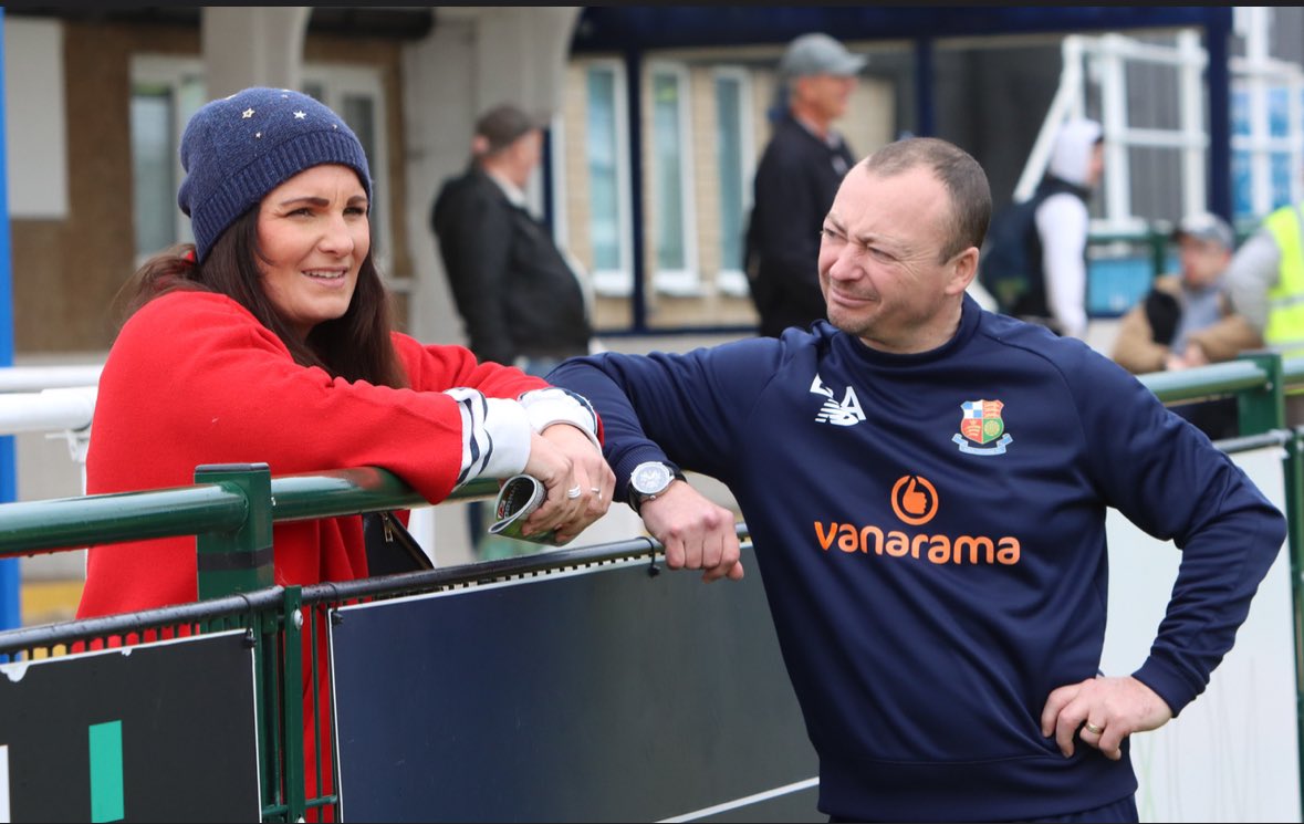 REPeformance's tweet photo. Great to catch up with players, staff and fans @WealdstoneFC vs Maidenhead as they approach the end of their season with 2 crucial games to play 💙
•
📸 @ronnieraffle https://t.co/Udxd81DWQA