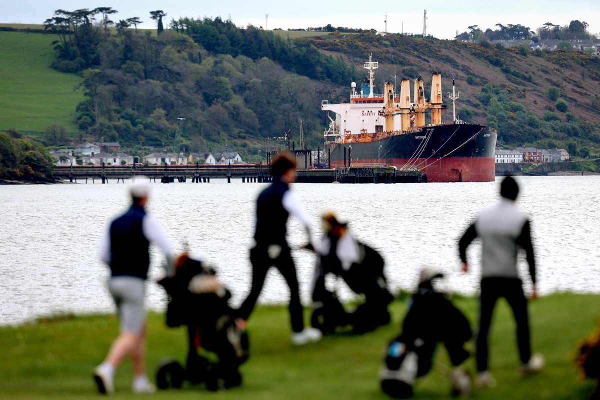 The first round of the <a href="/FlogasIreland/">Flogas</a>  Irish Boys' Amateur Open Championship is in the books. 

John Doyle (<a href="/FotaIsland/">Fota Island Resort</a>) and John William Burke (<a href="/ballyhaunis_G_C/">Ballyhaunis Golf Club</a>) lead the way on -7 <a href="/CorkGolfClub/">Cork Golf Club</a>  

Scoring: golfireland.biz/FlogasIrishBoy…

📸<a href="/Inphosports/">Inpho Photography</a>
