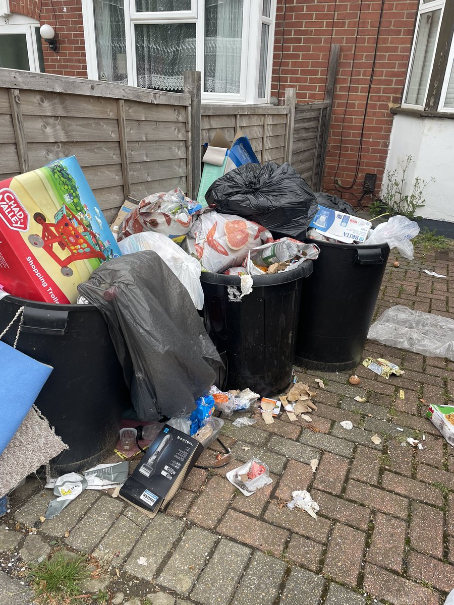 RealHillingdon tweet media