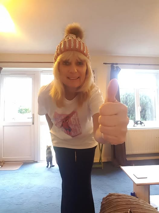 TheBruvsTV's tweet photo. Stick one up and show us - for #ThumbsUpThursday with #TheBruvs 
we also do #comedy #cartoons 
SUBSCRIBE TO THE BRUVS YOUTUBE CHANNEL https://t.co/yh1XmanRMS
#thumbsup #stickemup #comedyshow https://t.co/qfngg2QIYY