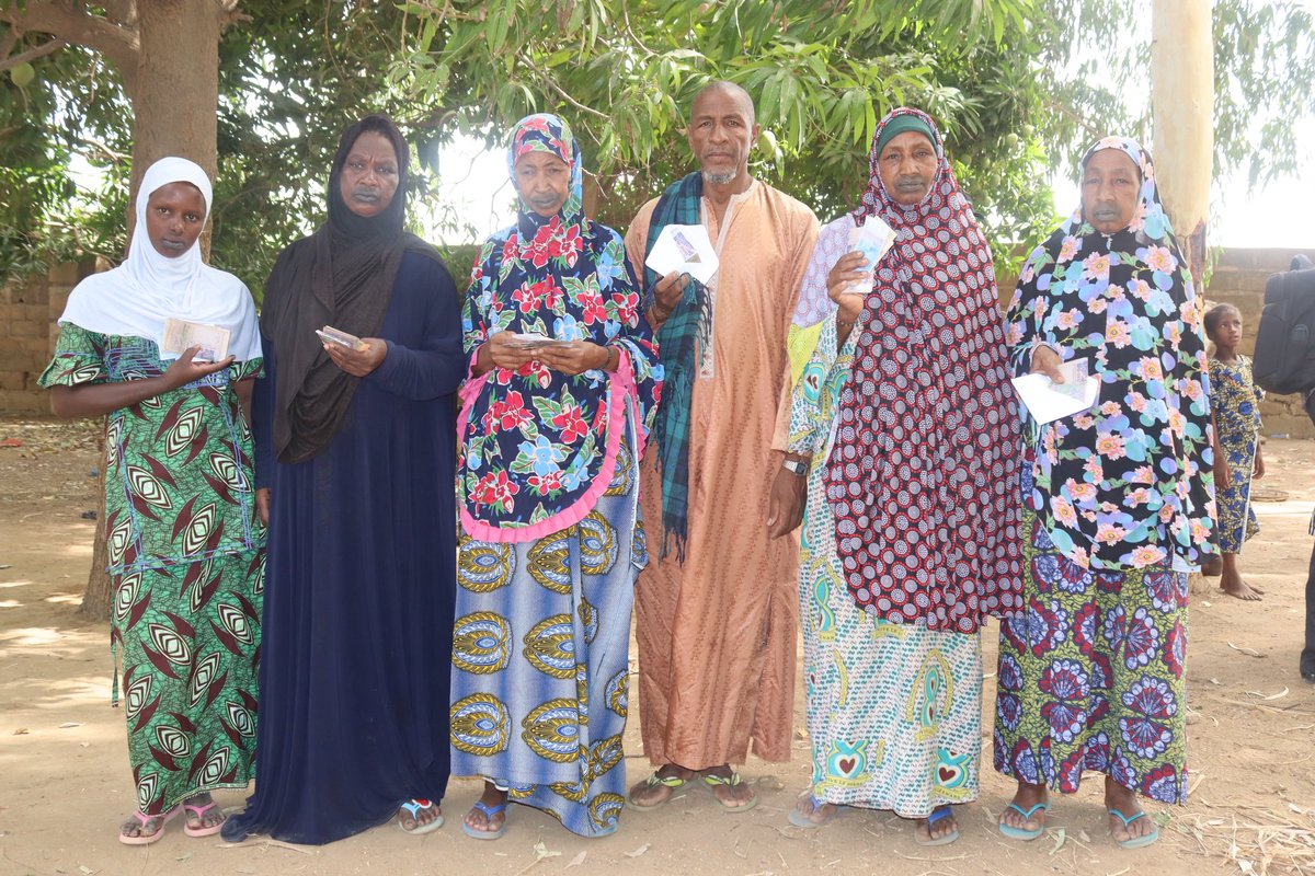 OAmsode's tweet photo. Suite aux déplacements de population, 77 ménages déplacés à Djenné et Syn ont reçu une aide en cash direct grâce au projet RRM FLASH (FCDO, AMSODE, DRC Mali), leur permettant de répondre à leurs besoins essentiels.
#RRMFLASH #AMSODE #DRCMali #AideHumanitaire https://t.co/Ye0PjZy4KU