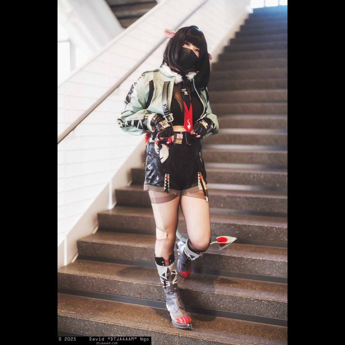 "This time, I'm telling the truth. Trust me~"
- Jane Doe, Zenless Zone Zero

Had a lovely Sakura-Con as Jane Doe - thanks to @/DTJAAAM for this wonderful photo! 

I'll be heading to Vegas for LVL UP Expo this weekend... perhaps you may see more of Jane there~

#zzzero #JaneDoe