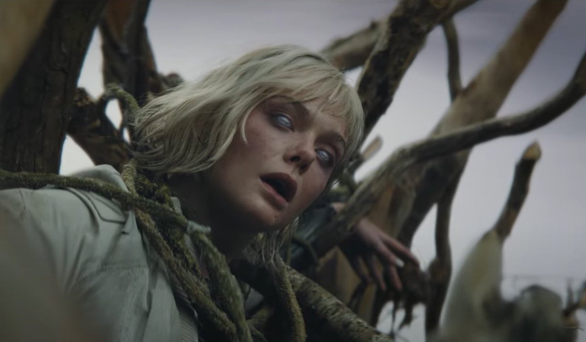 There are several HOLY SHIT moments in that PREDATOR: BADLANDS trailer, which presents a Predator movie the likes of which we have absolutely never seen before. This is one of them. 

Look closely...