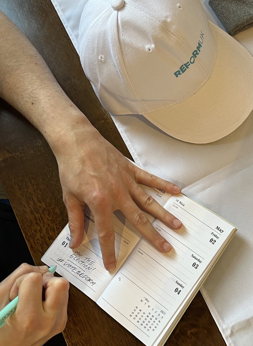 OliverReform's tweet photo. The goal is change โ letโs make it happen!
Vote Reform on May 1st! โก๏ธ๐ฌ๐ง๐ณ๏ธ
#VoteReform #VoteForCommonSense #VoteForChange https://t.co/i5GZtSoQbF