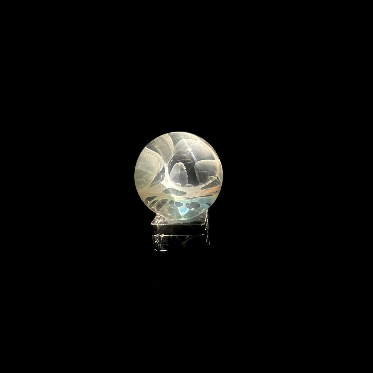 ECoastCurations's tweet photo. This large skull marble  from Bob Snodgrass is now available on our website at https://t.co/61HYPH666v

#eastcoastcurations #thankbobforursnoddy #bobsnodgrass
#bobsnodgrass1946 #snodgrassfamily
#snodgrassfam https://t.co/p5JmgxK9IX