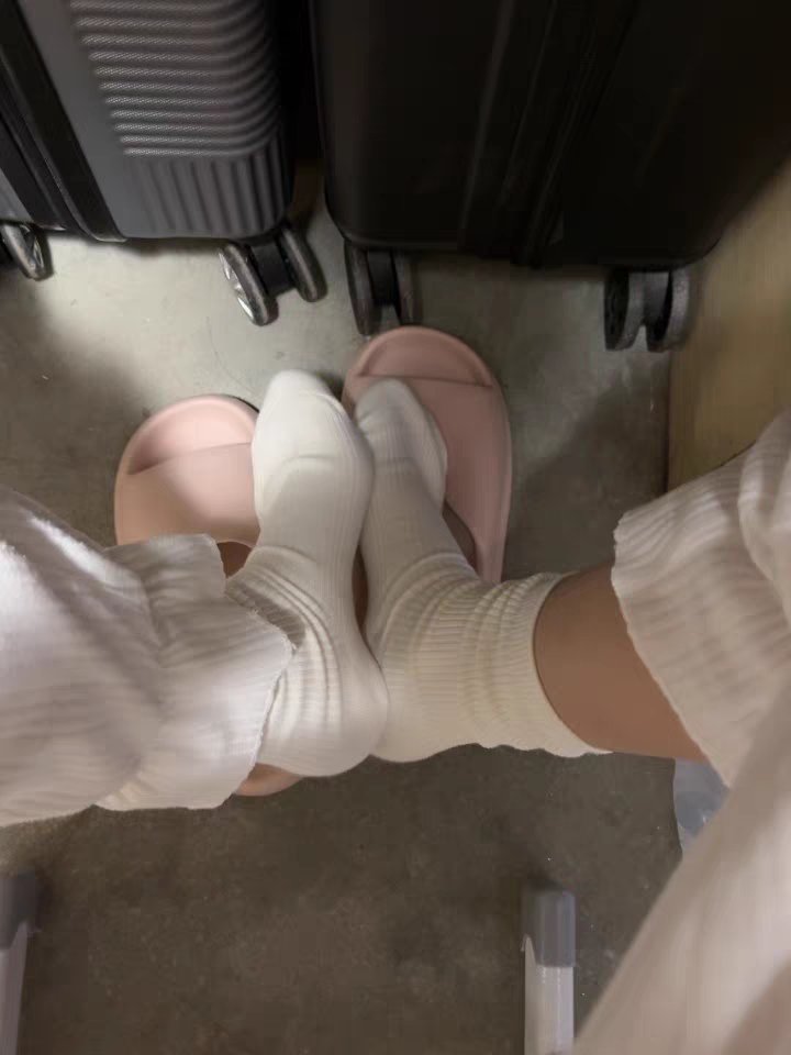 有没有下贱一点的，来舔 
#女s #胁迫 #锁 #调教 #白袜 #sm #女爹 #sm