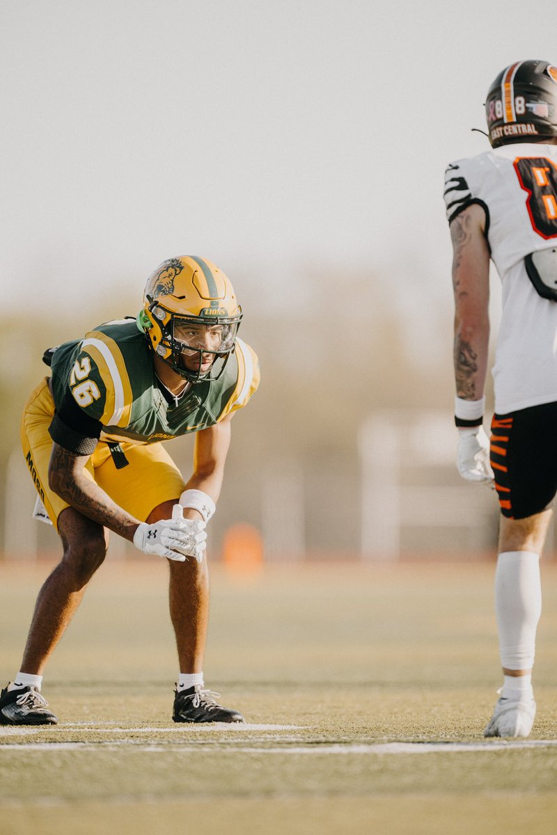 DBs you should be getting better every day footwork, eyes, ball skills. We don’t just play the position, we live it. If you’re a dog and ready to work, Im Watching. 

In them DMs today 

#FAATExPR1DE | #ROAD2JO6LIN | #LIONPRIDE 💚🦁🔐