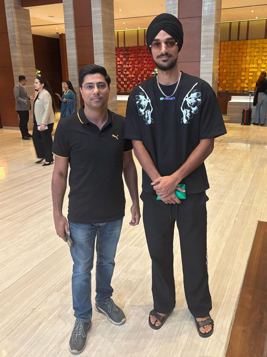 spacewalker84's tweet photo. With Indian Cricketer Mr. Arshdeep Singh. https://t.co/MH9Ya1iqBO