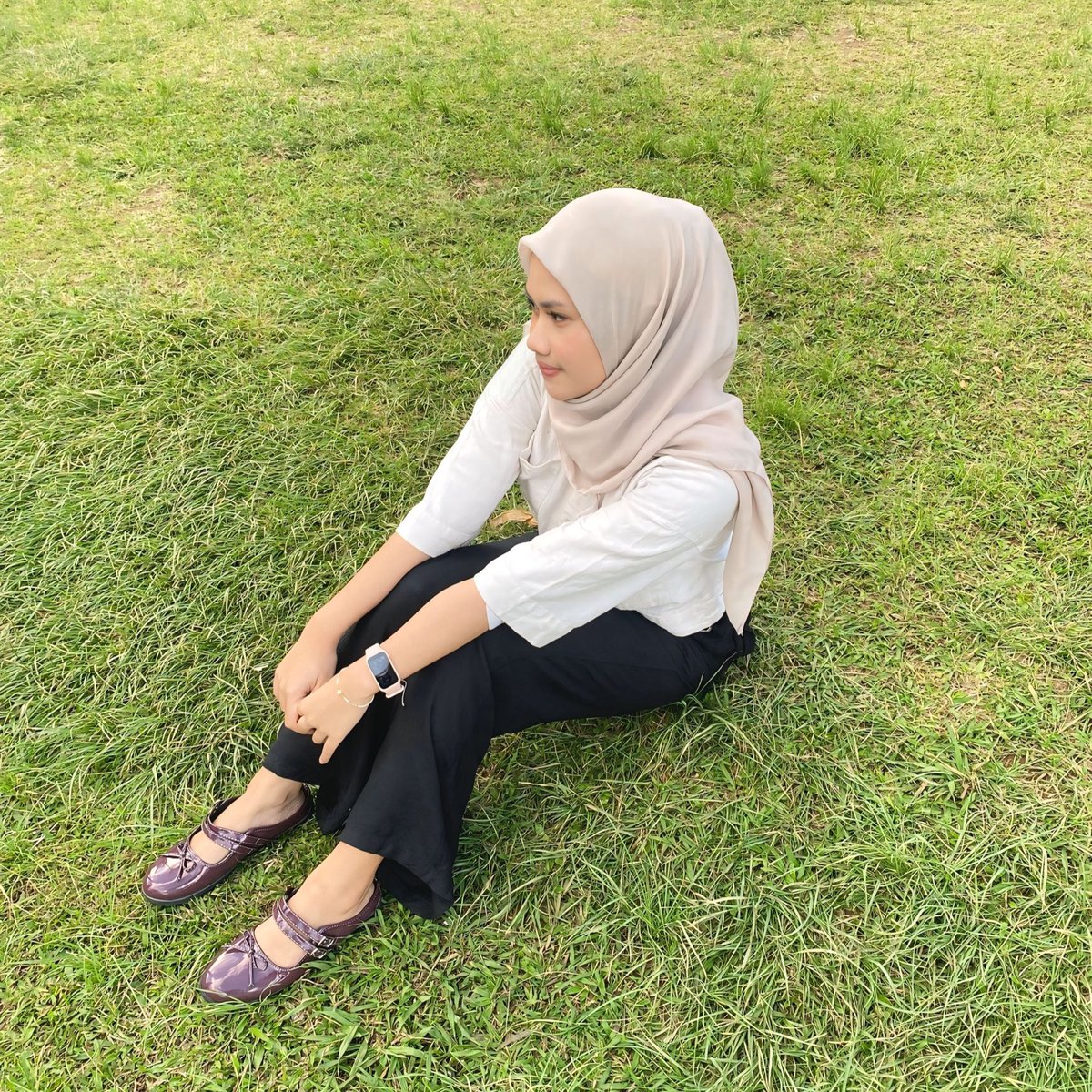mau nanya…. post di story instagram first yay or nay ya? 😭🤚🏻 bimbang