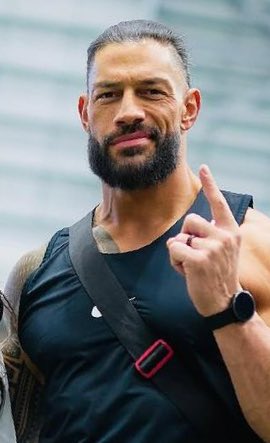 _RomansLegacy's tweet photo. I love him … 

Roman Reigns makes me happy! https://t.co/E6XZ5b53sM