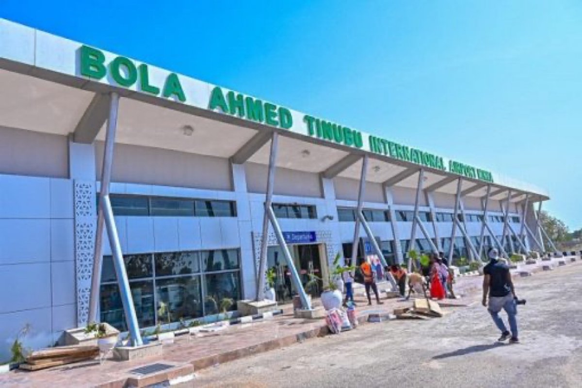 NigeriaStories's tweet photo. BREAKING NEWS: The Federal Government has declared Tinubu International Airport, Minna, an alternative to Nnamdi Azikwe International Airport. https://t.co/bRFlywO0PD