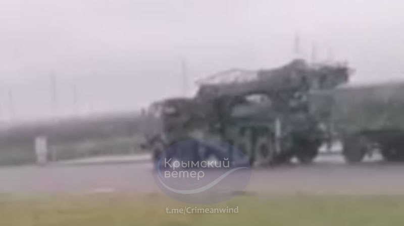 Крим. Зафіксовано переміщення радіолокаційної станції рашистів з району селища Багерове під Керчю, далі трасою "Таврида" у напрямку Сімферополя t.me/Crimeanwind/78…