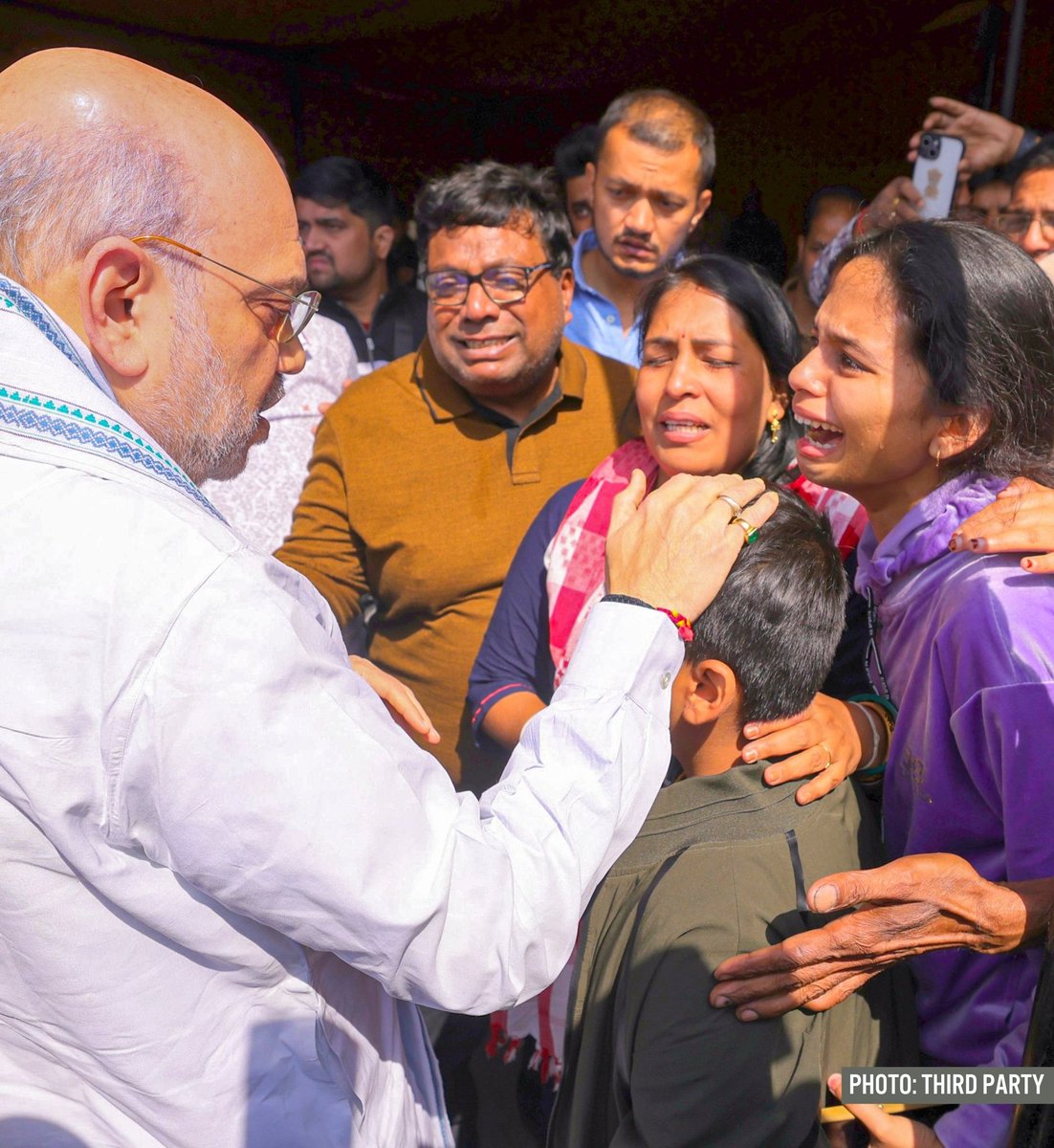 Isha0429's tweet image. This is 💔 
Amit Shah ji looks quite distressed n resolute at the same time! 
I&apos;m confident that Pakistan will not go unpunished this time! We have to support the Modi govt n believe that they will avenge the brutal murders!!
#PahalgamTerroristAttack
#PakistanIsATerrorFactory