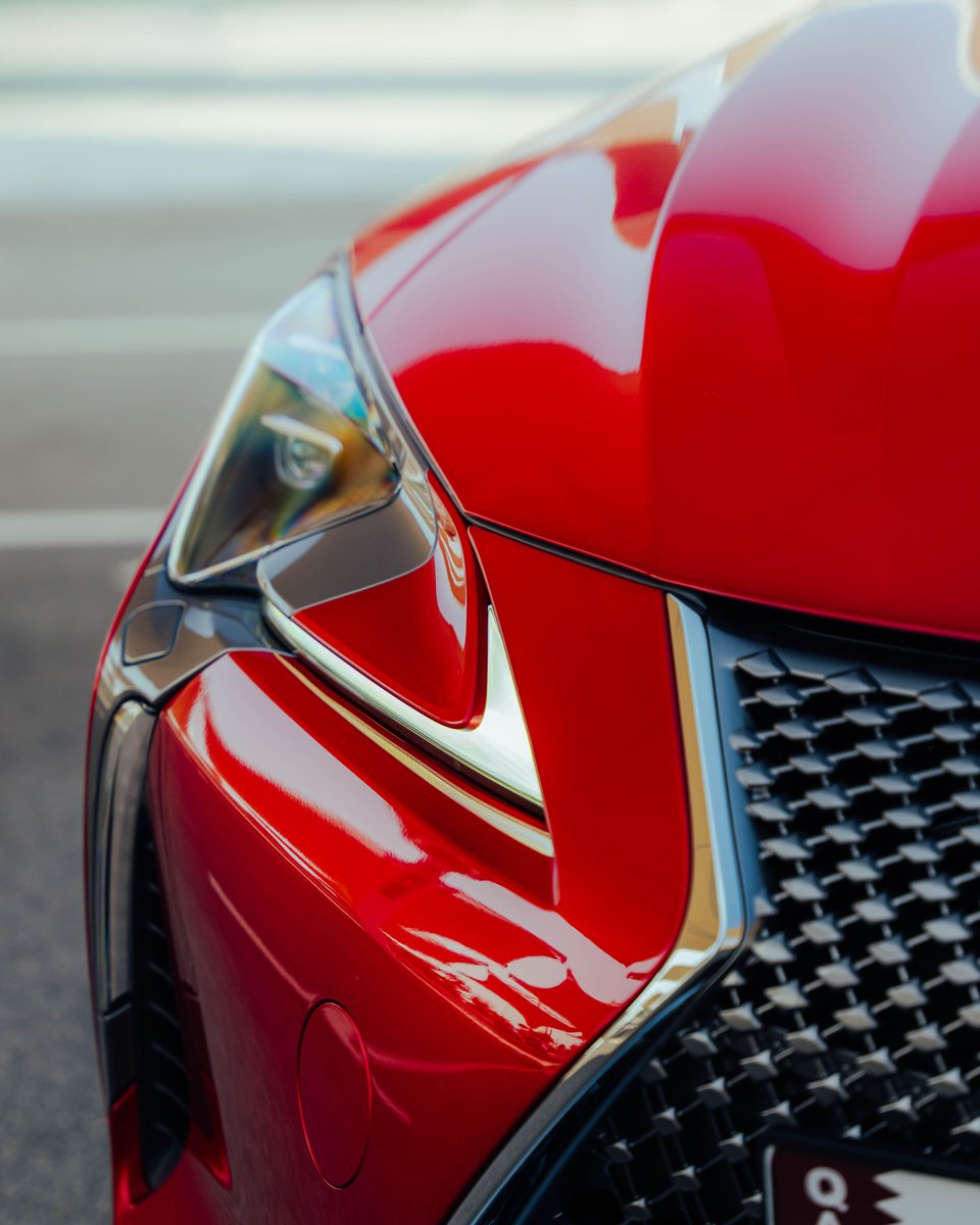 تصميم يحوّل الشوارع إلى مشهد مبهر.​
وقيادة تُلامس أعماق الروح. ​
إنها لكزس إل سي 500 ​🔥​
A design that turns streets into runways.​
And a drive that hits you right in the soul.​
This is the Lexus LC500. 🔥