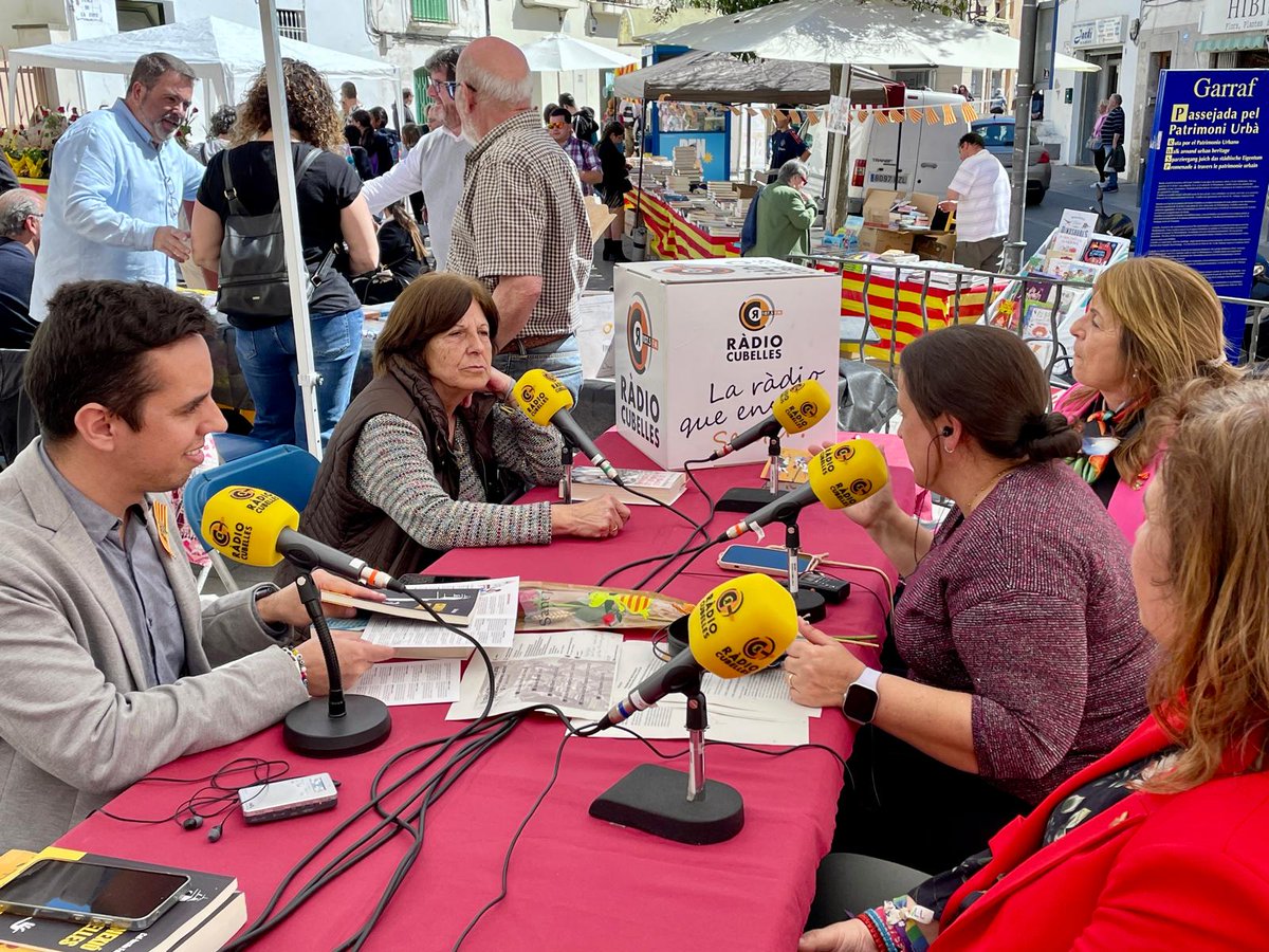 La 51a Setmana Cultural entra en els dies centrals amb Sant Jordi.
Els actes més típics continuaran amb els premis Víctor Alari, el concurs de pintura ràpida, la trobada de puntaires, la cercavila de balls blancs, entre d’altres. #Cubelles
radiocubelles.cat/noticies/pln5/…