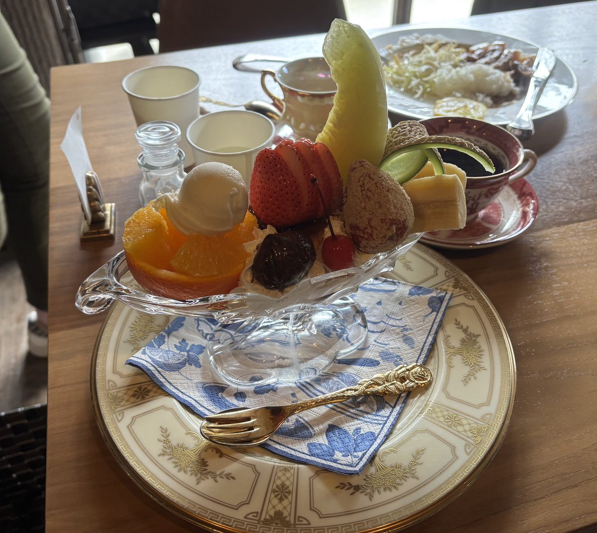 turisin's tweet photo. 皆様、お疲れ様です

先週の話しですが…

奥様が…
突然、昔ながらのプリンアラモードが食べたいと、ご所望されまして…

慌てて、検索してお店を数店

結果、千葉県佐原市にある、すんごい大正を感じる喫茶店に親子3人で車かっ飛ばしてGO
🚙💨

コーヒーも苦味が強く自分好み、うーん満足❣️
(≧∀≦) https://t.co/WNFyZiWjgm