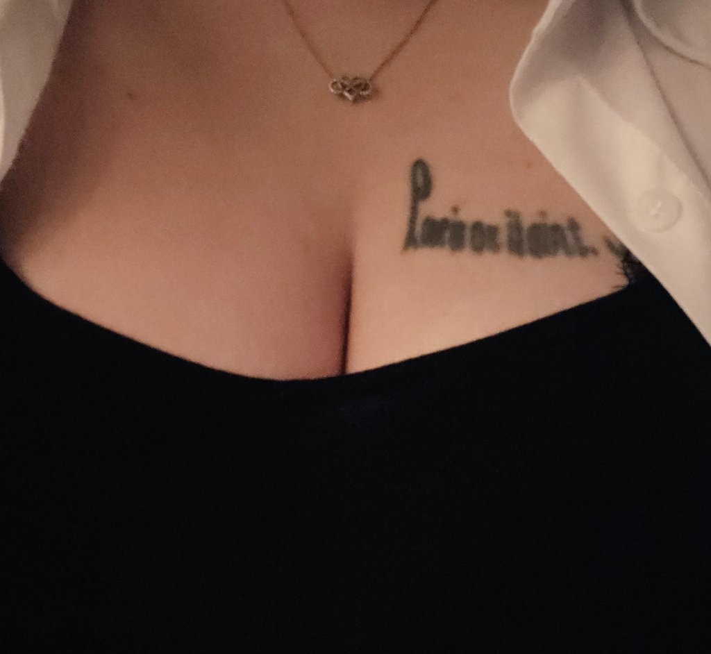 가슴에 트러블 났어...🥺

#섹트 #비떱 #bbw #서울 #사당 #신림