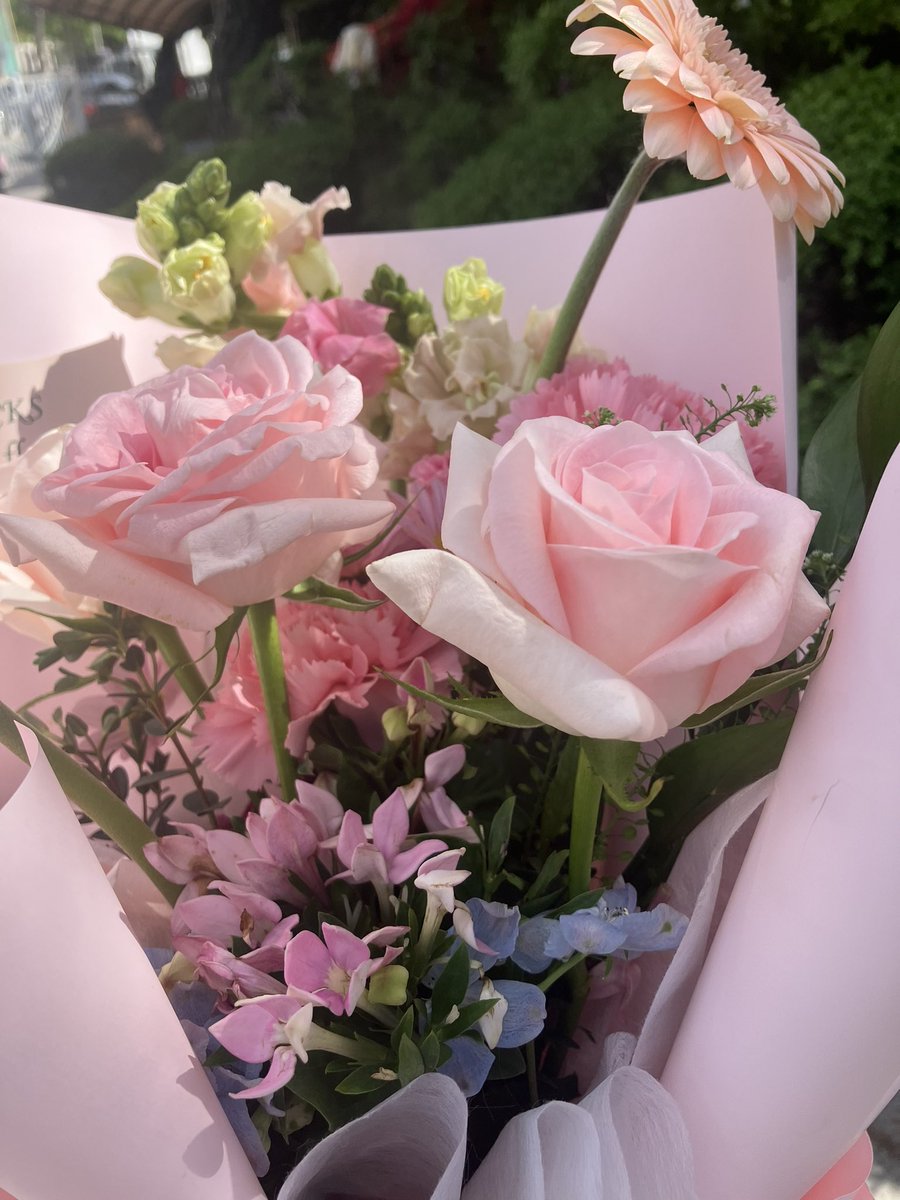 이게 바로 법카의 맛인가..?
인턴십 시작했고 2개월이라는 짧은 시간이지만 열심히 해보겠습니다..공공기관 복지 보니까 
왜 친구들이 공공기관 선호하는지 알게 됨