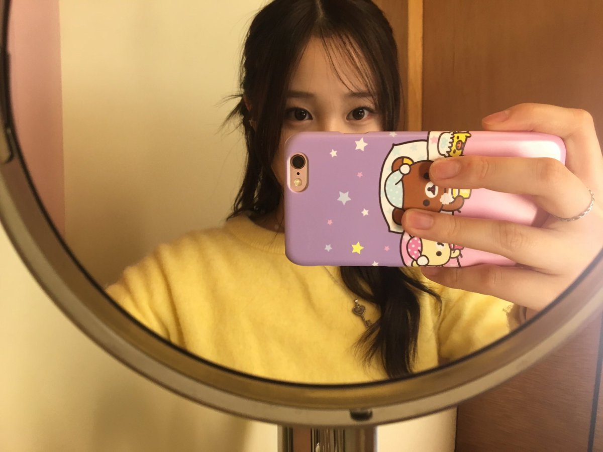 jihan_bbl's tweet photo. 250422 🐰🍒📷 https://t.co/6o49HvSqbY