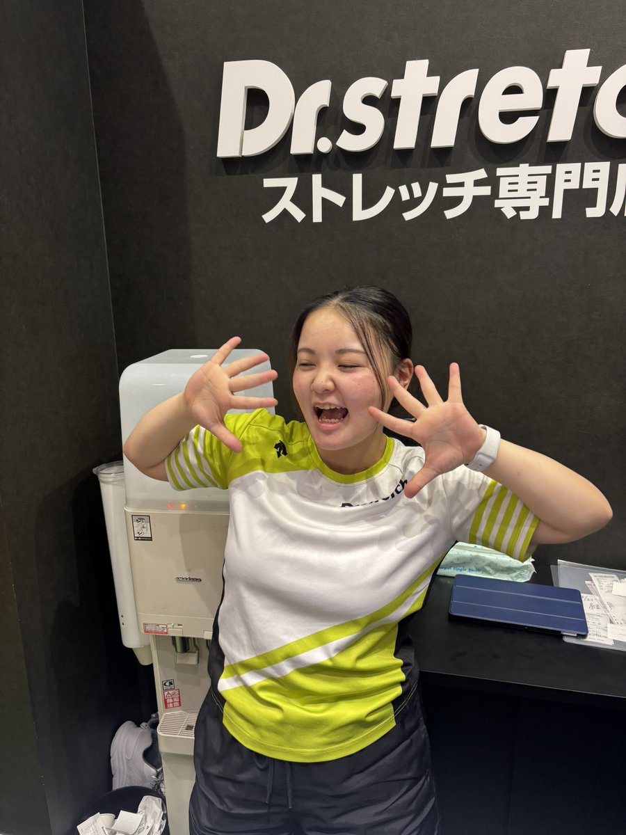 Ds_1yuta5's tweet photo. お疲れ様です！

あべのHoopから
エレナちゃん💃（@ds_hoop_erena ）
文ちゃん👱‍♀️（@hoop_ayamizawa ）
光👨（＠icchi125 ）
3姉弟が今日リクルーター試験行ってます✨

頑張ってる姿が1番力になります😚
頑張れーー‼️

あと夕方に戸塚モディの三隅T
もりのみやの魚見Tが来てくれました❗️

#あべのhoop https://t.co/MinVRnz4dy