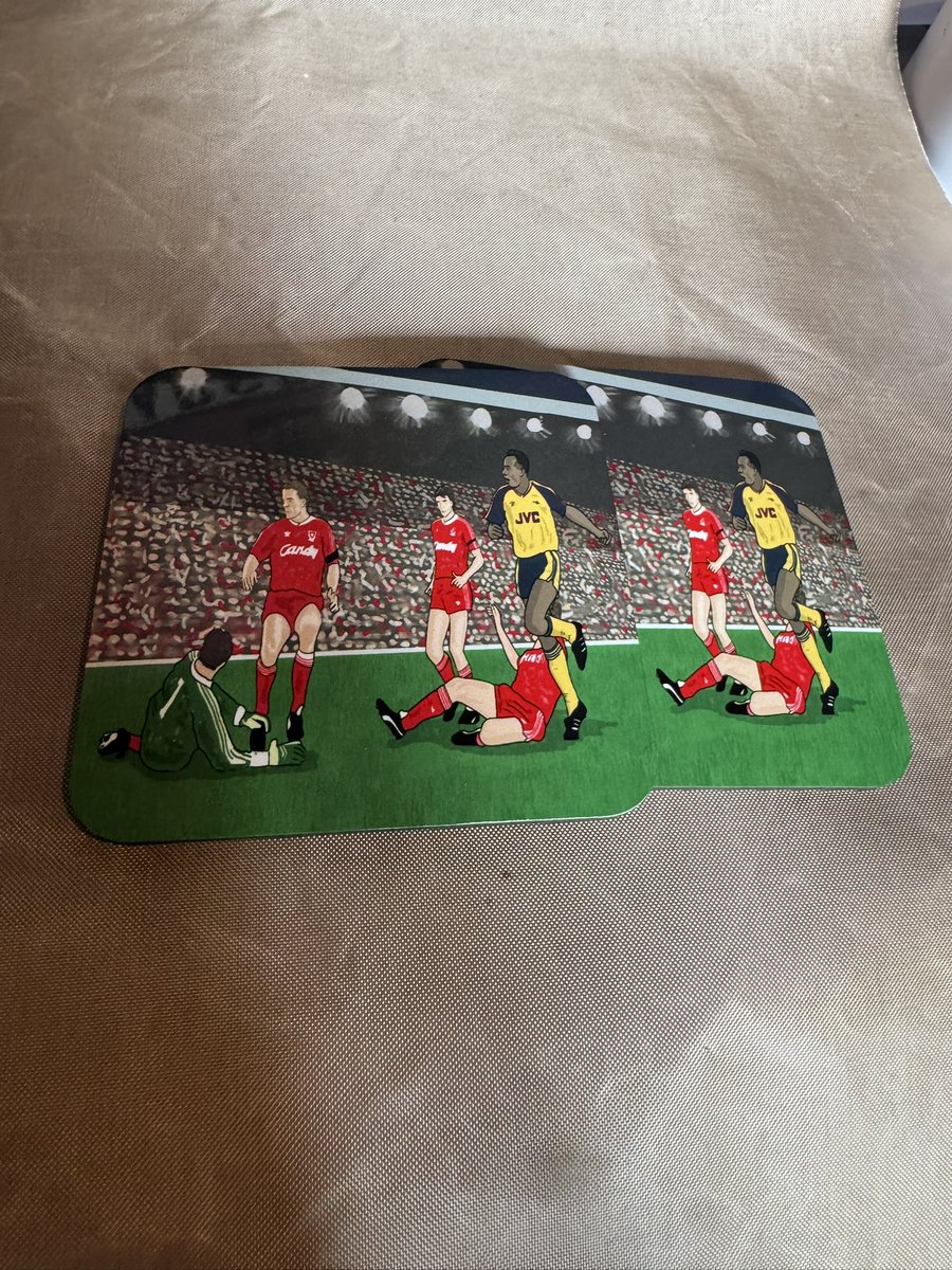 Davidmarr74's tweet photo. #arsenalfc #gunners #Anfield89
#thomas89 #ianwright #ianwrighty #coyg #itsupforgrabsnow #championsleague #clockend #northbank #highburyandislington #etsyshop #etsy https://t.co/8b2kfh5K1O https://t.co/5xFQ9icCaL