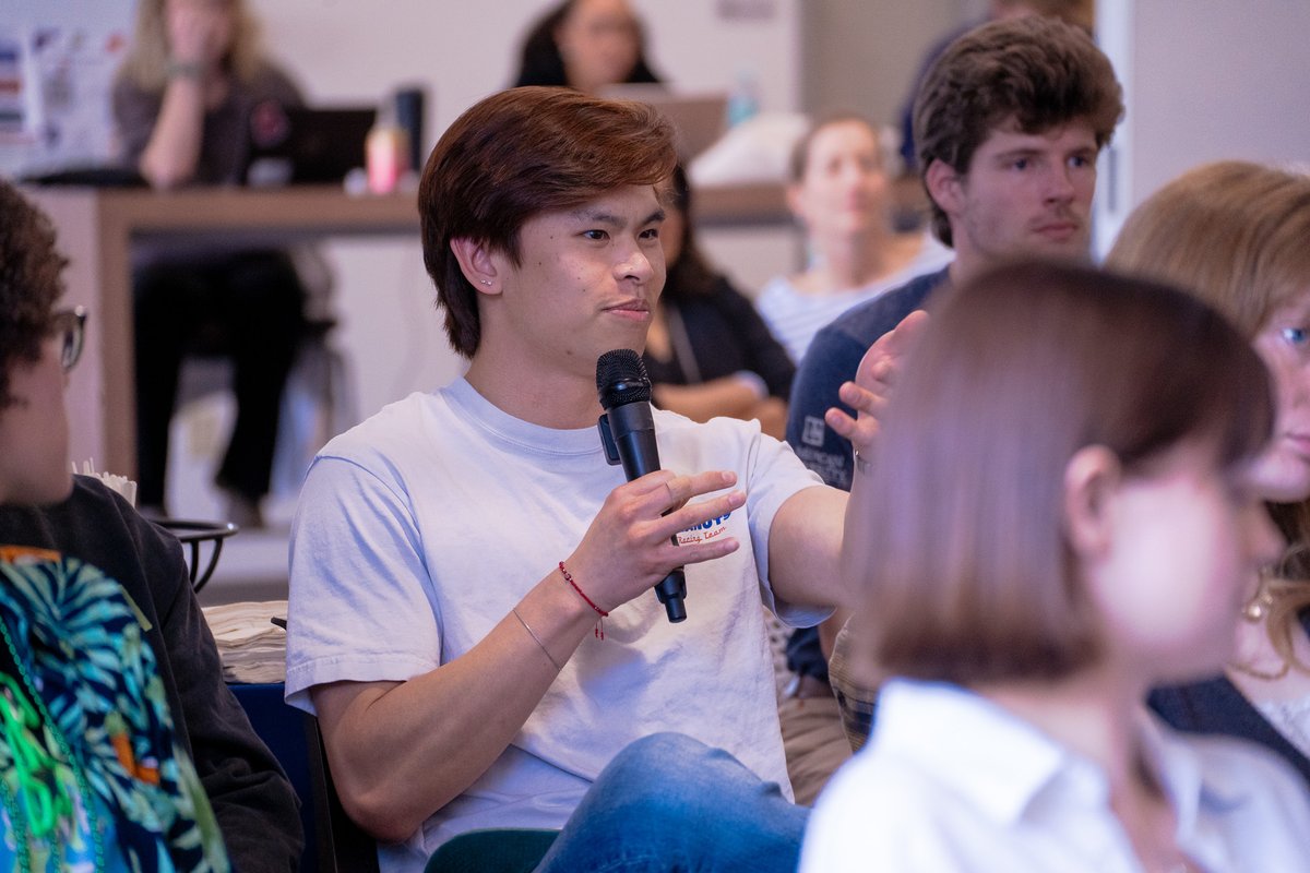 Kogod School of Business (@kogodbiz) on Twitter photo Sustainability isn’t a trend—it’s the future. And at Kogod, it’s what we do.
This Earth Day, we brought three DMV-based food entrepreneurs (all AU alums) to campus to share how putting people and the planet first is just smart business.
<a href="/hummusgoodness/">hummusgoodness</a>
<a href="/eatsnacklins/">SNACKLINS</a>
<a href="/ArepaZone/">Arepa Zone</a> Sustainability isn’t a trend—it’s the future. And at Kogod, it’s what we do.
This Earth Day, we brought three DMV-based food entrepreneurs (all AU alums) to campus to share how putting people and the planet first is just smart business.
<a href="/hummusgoodness/">hummusgoodness</a>
<a href="/eatsnacklins/">SNACKLINS</a>
<a href="/ArepaZone/">Arepa Zone</a>