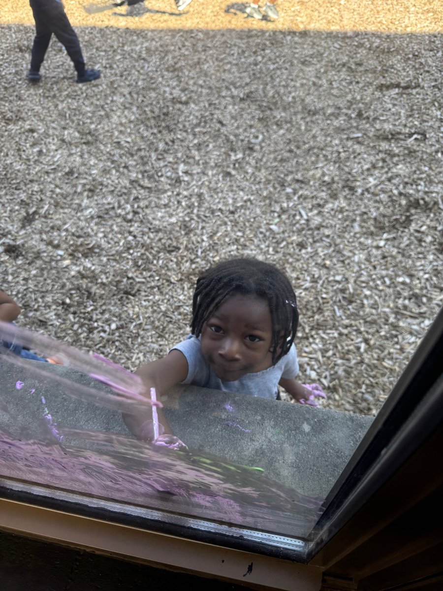 🌍 Earth day 🌎 
Even during recess our youngest hornets are integrating the arts with earth day fun! 🎨🖌️🌱