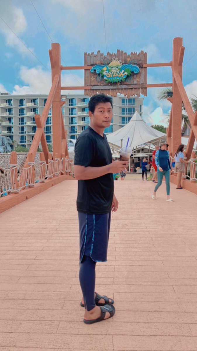 nawachic's tweet photo. สแปลช จังเกิ้ล วอเตอร์ปาร์ค https://t.co/NzjdSk6Rsq