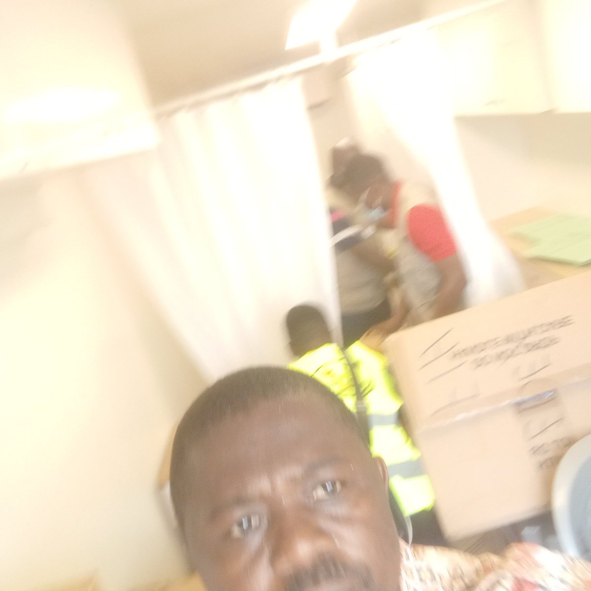 RIPOSTE EN SR/PF AUX SINISTRÉS DES INONDATIONS DE LA RIVIÈRE NDJILI :
Arrivé en appui à la coalition des ONGs membres du GT SSR-NATIONAL de la clinique mobile et des prestataires de <a href="/abefnd_rdc/">ABEF-ND RDC</a> au site du stade municipal de Bandal 
<a href="/achubecky/">Achu lordfred</a> <a href="/UNFPARDC/">UNFPA-RDC</a> <a href="/OMSRDCONGO/">OMS RDC</a> <a href="/pierrotmbela/">Pierrot</a>