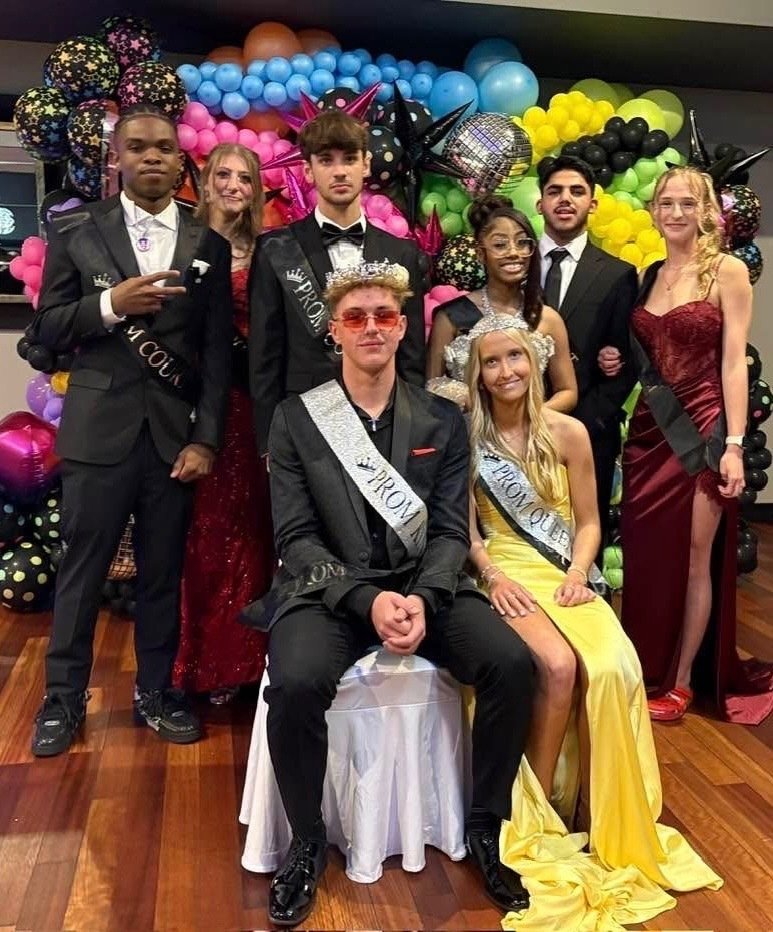 ValleyParkHS's tweet photo. Last Friday, VPHS Juniors and Seniors lit up the night at Disco Prom! ✨ Congrats to Prom Court members and to our 2025 Prom King Joe Buckman and Queen Emily Sieges! 💃🕺 #VPPride https://t.co/3dw67Kitlf