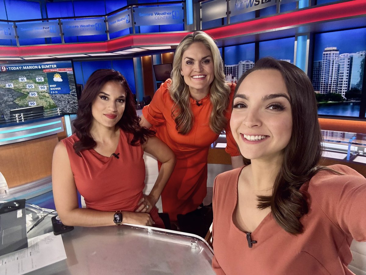 It’s Go Orange Day, and we’re shining a light on #WorkZoneSafety!

Central Florida is full of active work zones, and it’s up to us to keep our roads safe. 

Slow down, stay alert, put your phone away, and watch out for workers. 🦺

<a href="/CFXway/">CFX</a> 🚧👷🏻‍♀️