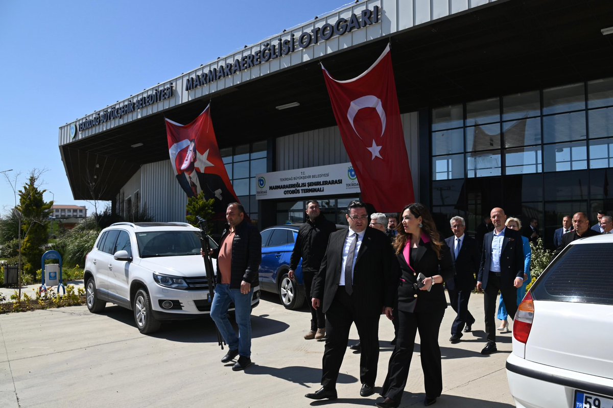 Bölgemizde meydana gelen depremin ardından, herhangi bir olumsuzluğa karşı hazırlıklarımızı gözden geçirmek üzere itfaiye personelimizi ziyaret ederek koordinasyon sürecine dair değerlendirmelerde bulunduk.

Depremden etkilenen hemşehrilerimizle bir araya gelerek geçmiş olsun