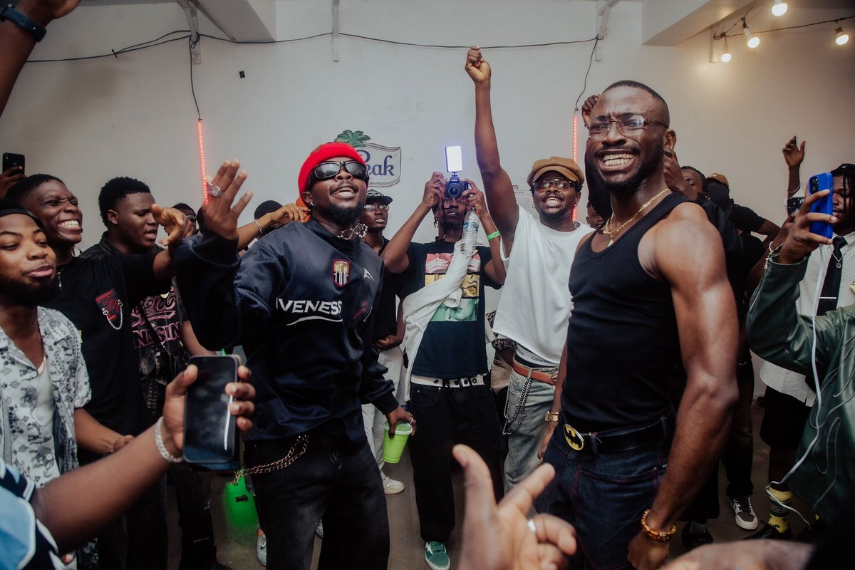 Oladapoofficial's tweet photo. The Most Gang, thank you all so much for coming out to show the nonbelievers what this GANG is all about! 
Prior to all this, we’ve always chosen to humble but no more!! 
THAT TIME HAS PASSED‼️ WE ARE BOLDER NOW‼️

📸 @KKorads https://t.co/2wyiuznQxC