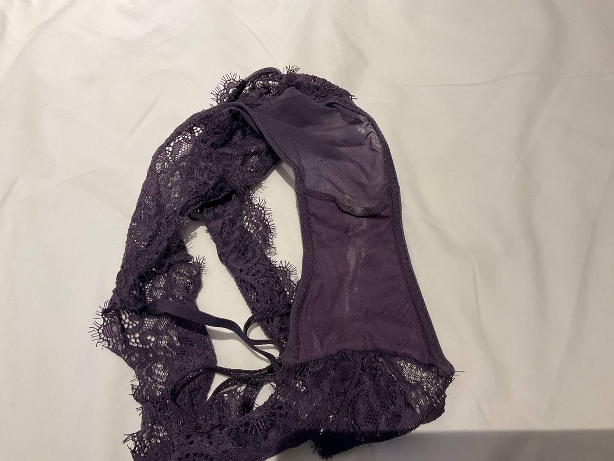 经历多了，还是觉得灵魂和肉体的契合缺一不可，不然肉体的欢愉过后只剩无尽的空虚。