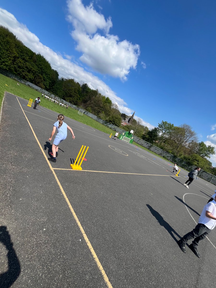 MissPSymons's tweet photo. Working on our cricket skills this afternoon with @Chance2Shine #TheMillPE https://t.co/4A2Zj1jy9f