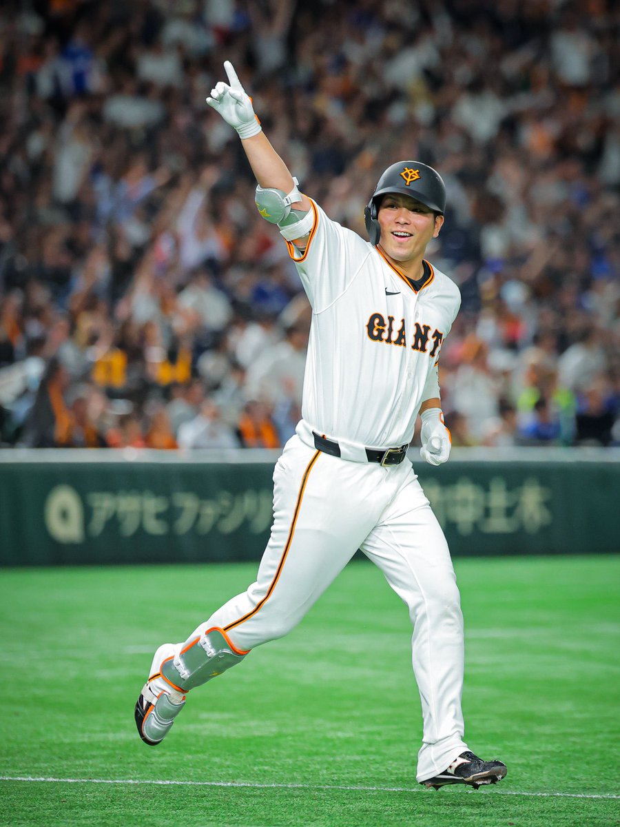 Briniki0508's tweet image. 大城卓三のホームラン確信ベンチ指差しオタクは新作が来て嬉しいです