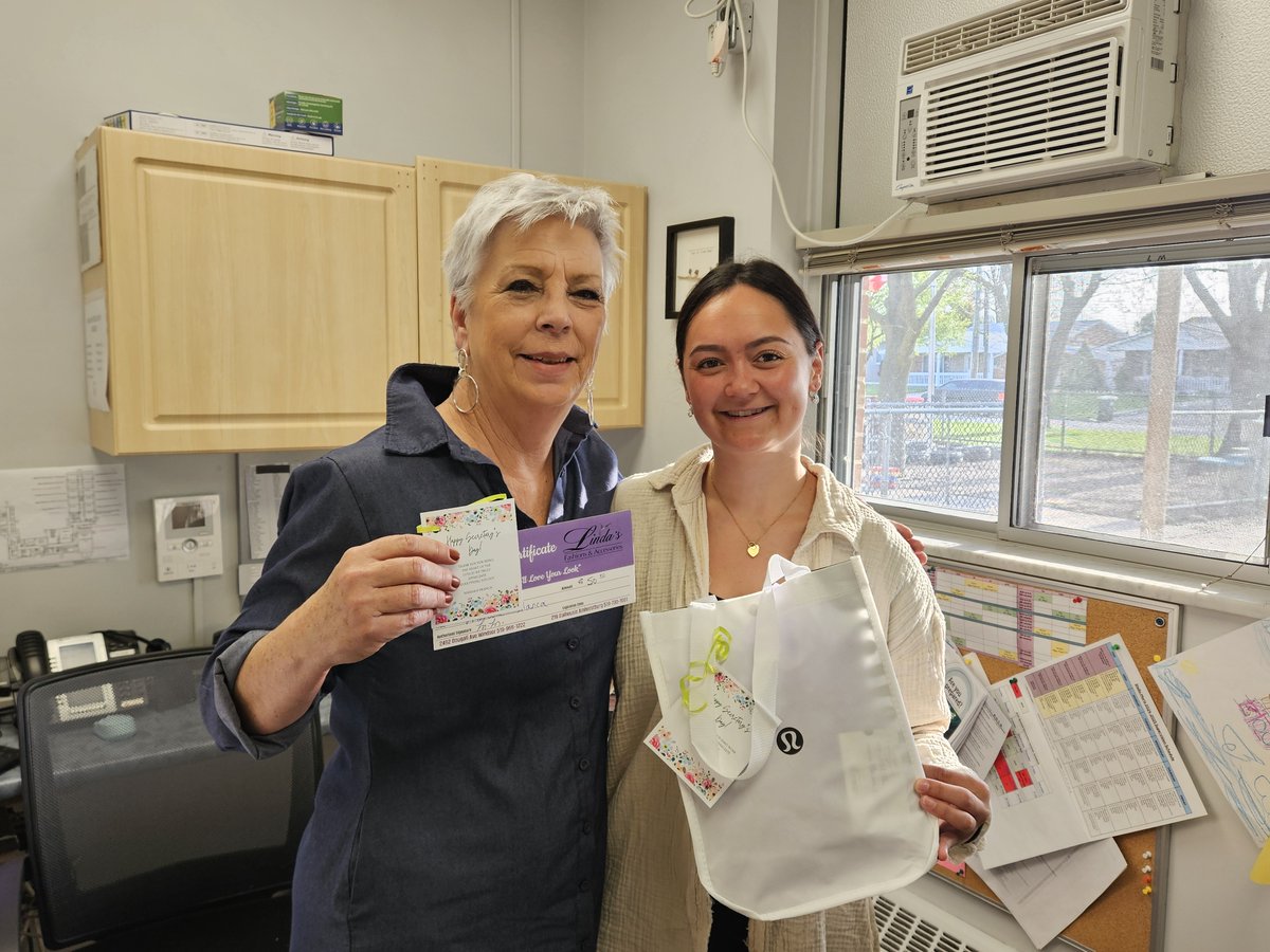 Happy Secretary's Day to two of the best!  Thank you for all you do for our Stingray staff, students, and families.

We appreciate you Mrs. Purdie and Miss Strangway!